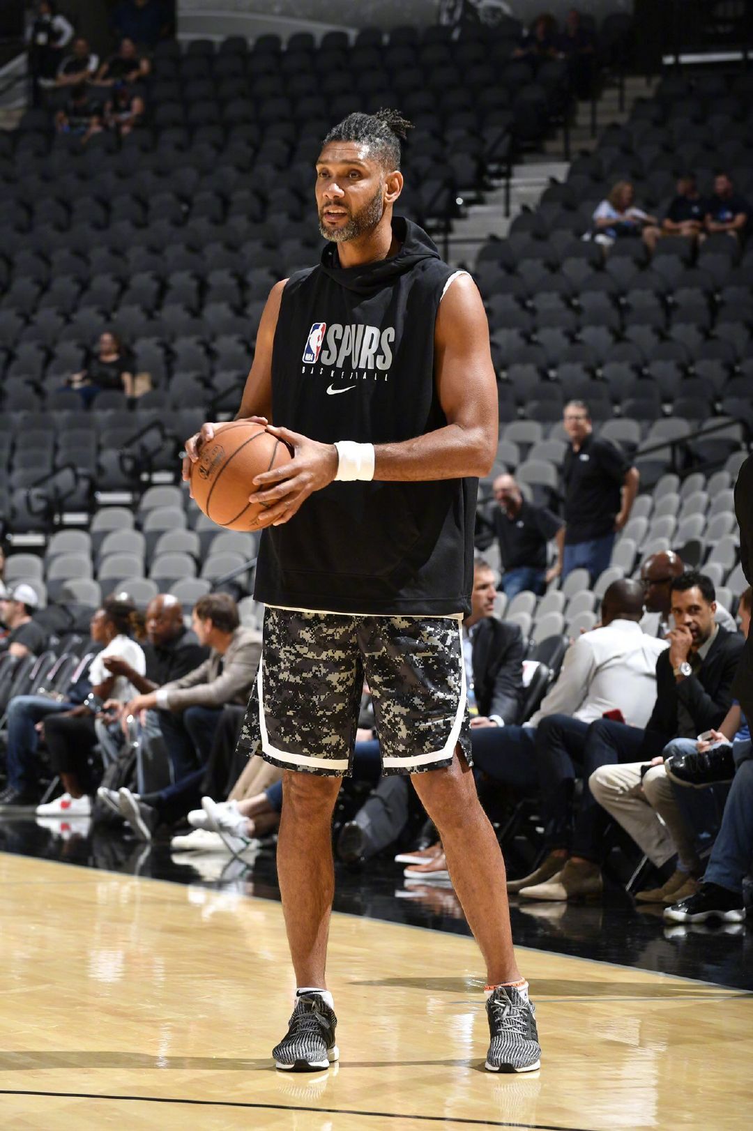 奥萨苏纳vs莱万特：布季米尔、博约莫首发，马修-瑞安、布吕吉出战（奥萨苏纳迎战莱万特：布季米尔、博约莫领衔首发，马修-瑞安与布吕吉出场）