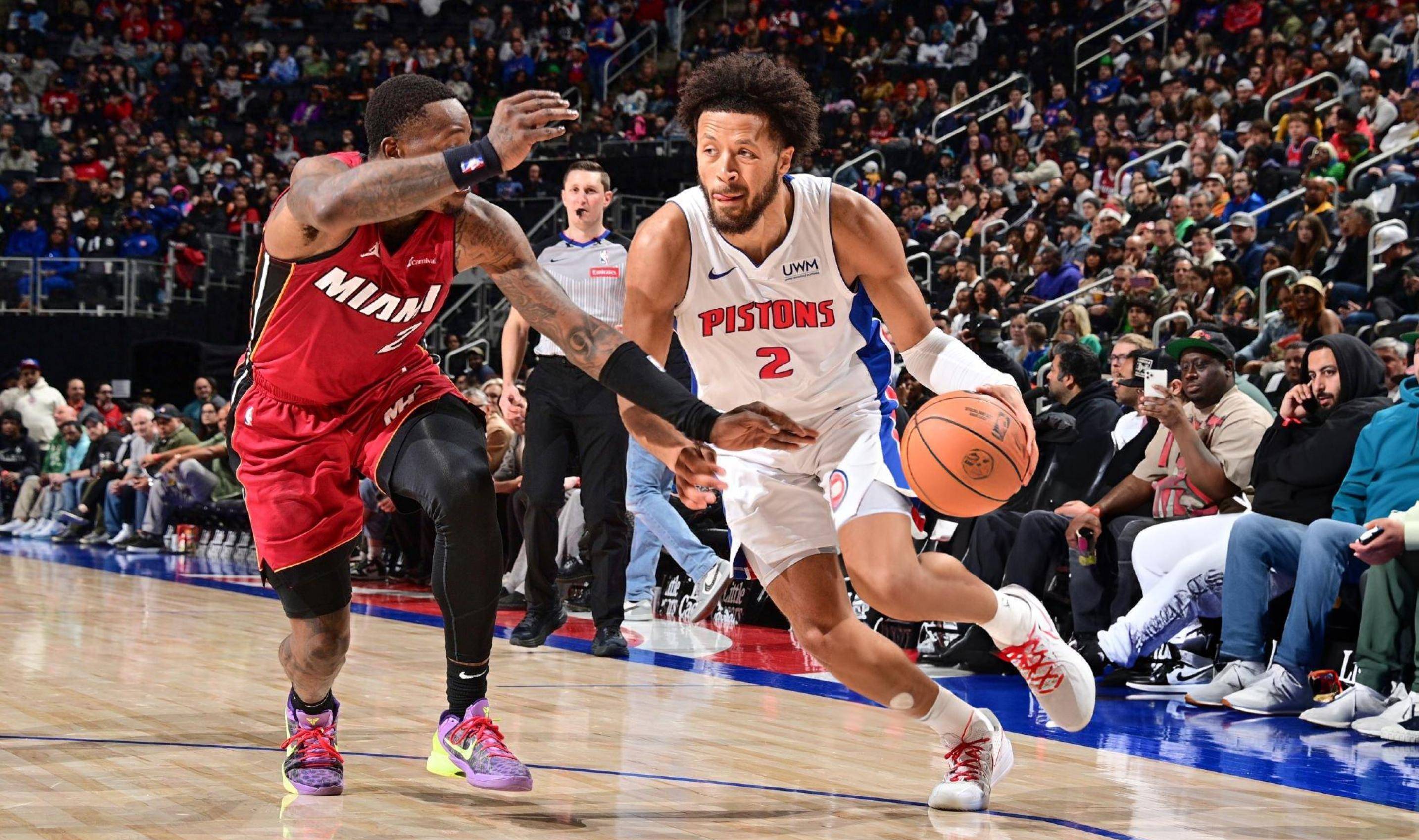 辽宁男篮王哲林关键得分带队胜（王哲林关键时刻发力，助辽宁男篮取胜）