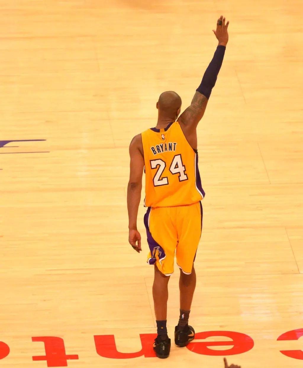 阿坎吉：我认为那根本不是点球，但我们不能给裁判判点的机会（阿坎吉：那球绝非点球，不过我们必须避免给裁判判点的机会）