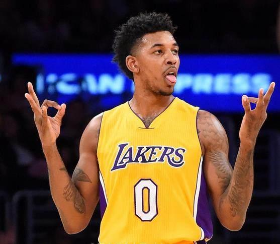 英超球员专访：凯恩谈个人状态,（英超射手凯恩专访：自评当下状态）