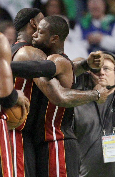 世体：克里斯滕森并没受伤，提前结束训练是计划好的（世体：克里斯滕森无伤，按计划提前结束训练）