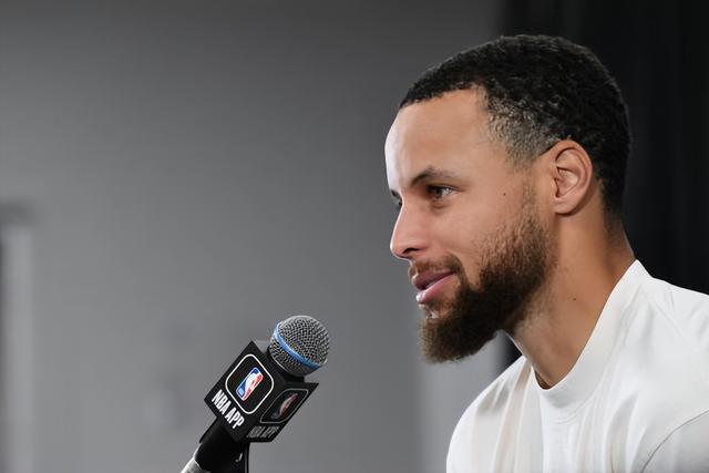 官方：马特拉齐、卡伦布等将担任世预赛附加赛抽签嘉宾（官方宣布：马特拉齐、卡伦布等受邀出任世预赛附加赛抽签嘉宾）