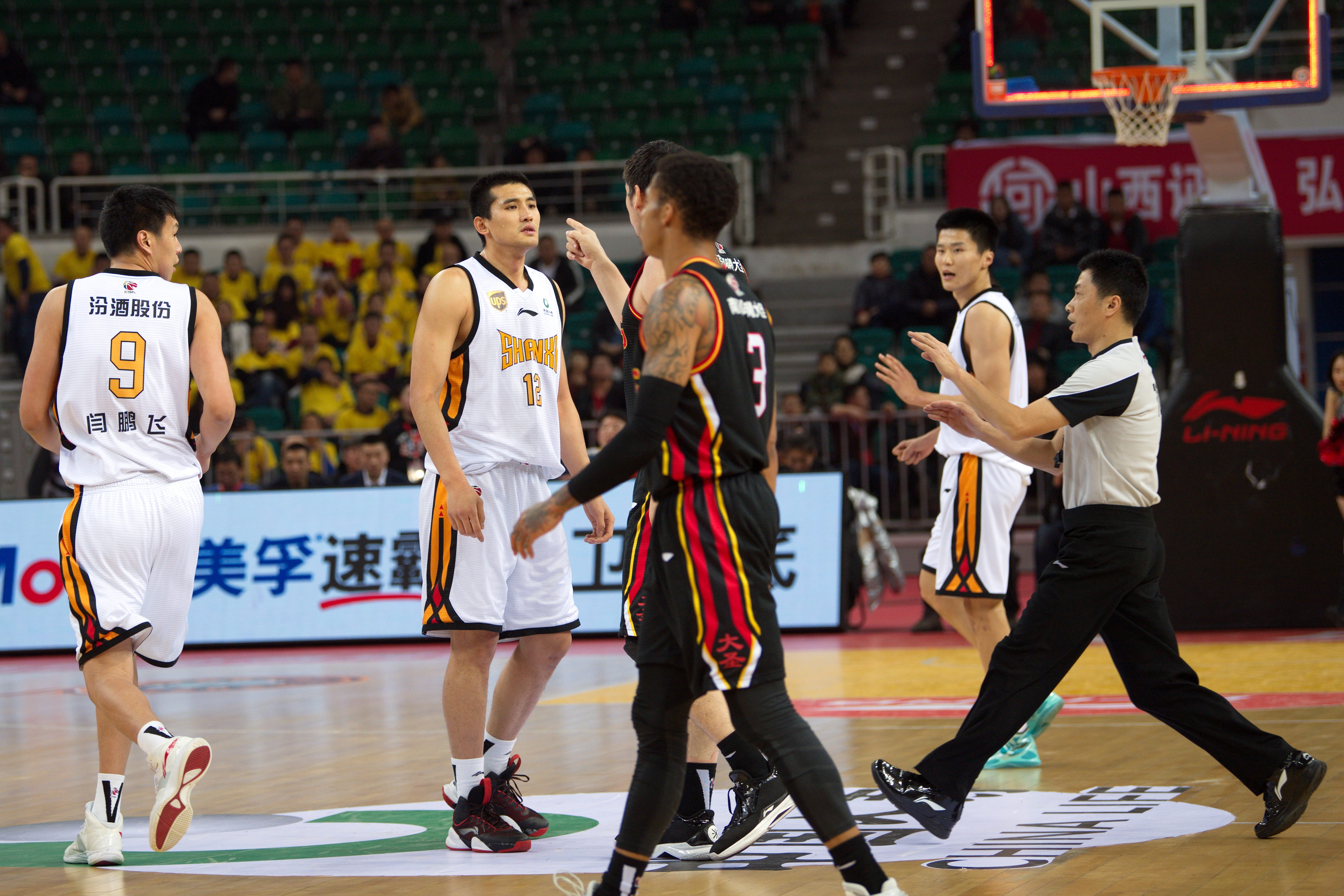 博洛尼亚游击战力强劲，主场反弹值得期待，帕尔马客场表现波动较大（博洛尼亚战力强劲，主场回暖可期，帕尔马客战起伏明显）