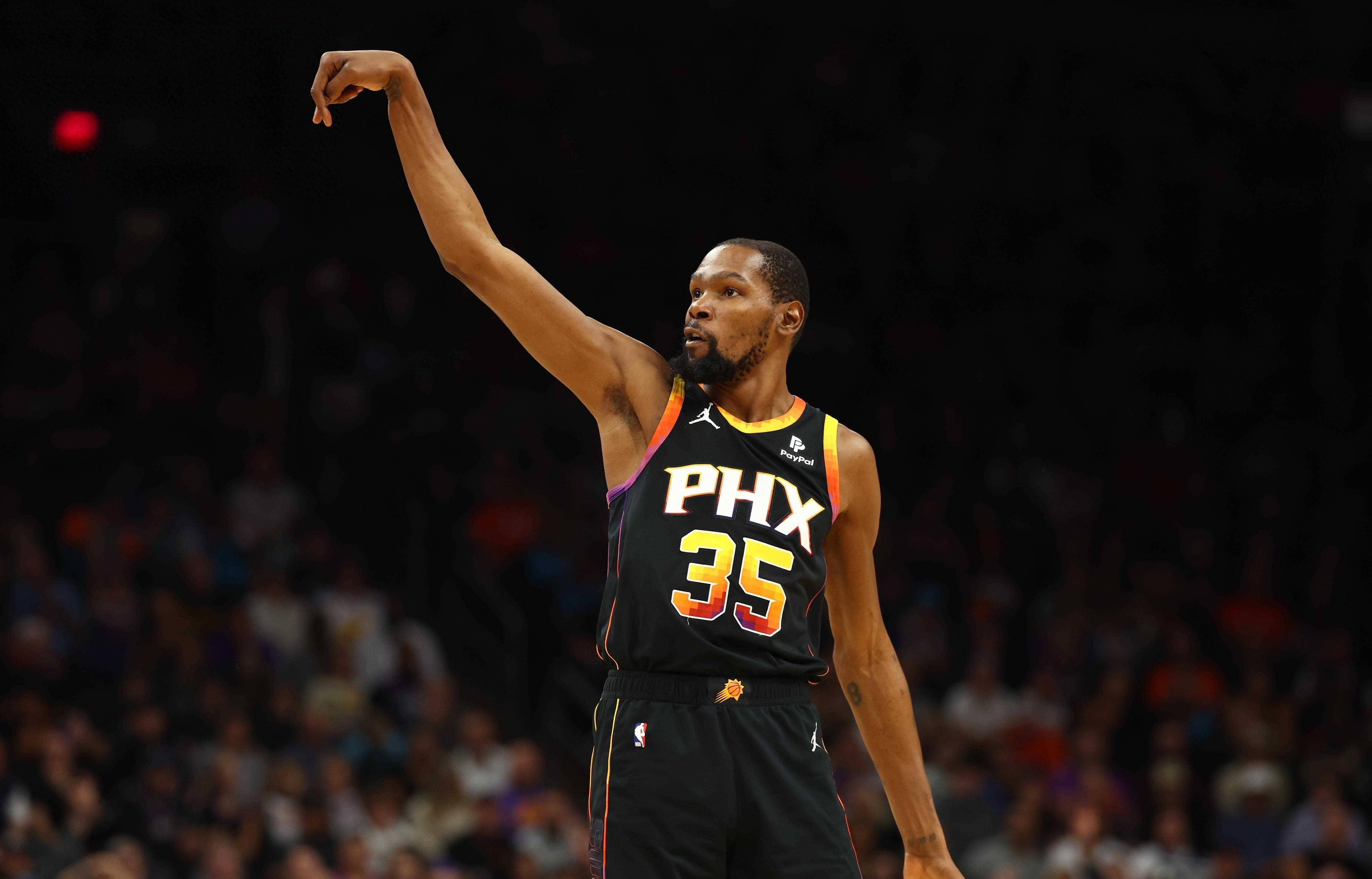 慕尼黑晚报：两名葡体球迷燃放烟火导致球迷和安保受伤被捕（慕尼黑晚报：两名葡萄牙体育球迷燃放烟花致球迷与安保受伤遭逮捕）